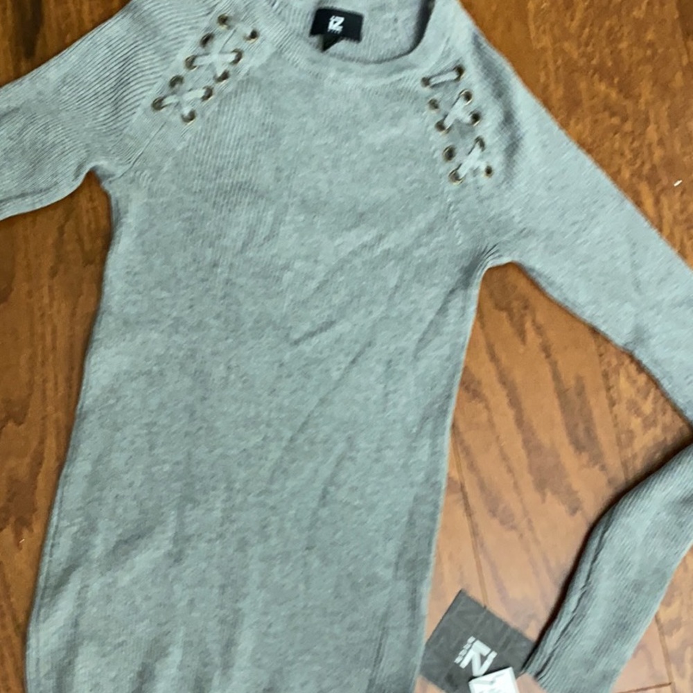 NEW WITH TAGS Heather Grey Sweater